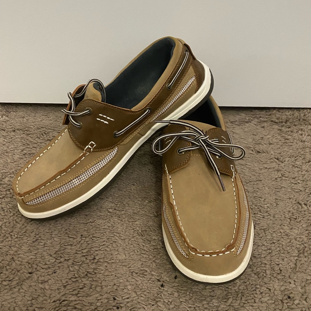 Men casual/work shoe size 11